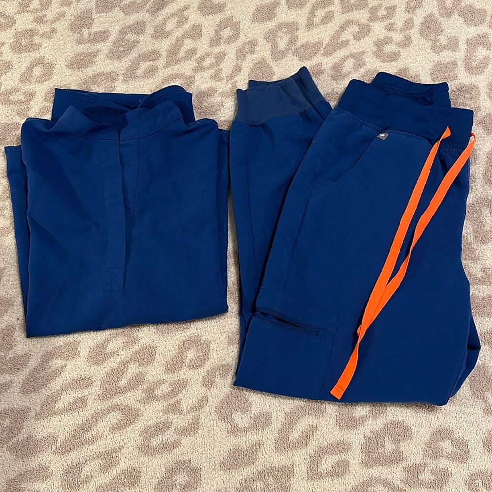 FIGS Rafaela Top & HW Zamora Joggers Set